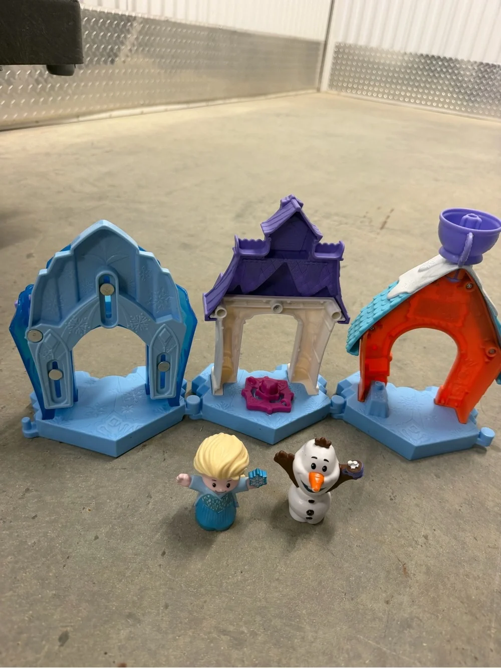 Fisher-Price Little People Disney Frozen Elsa Olaf Ice Palace Playset Lot